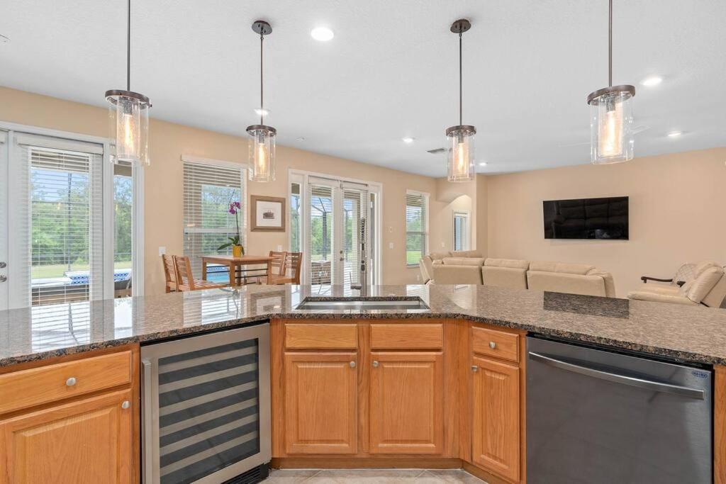 Lakeview W/8 Bedroom 5 Kingsuite 3 Miles To Disney Kissimmee Exteriör bild